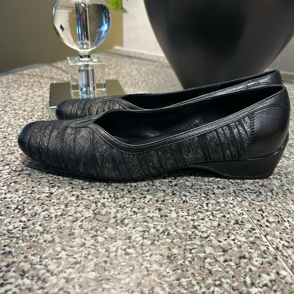 Roberto Capucci - Made in Italy, black leather flats with silver embossing. - Picture 5 of 10